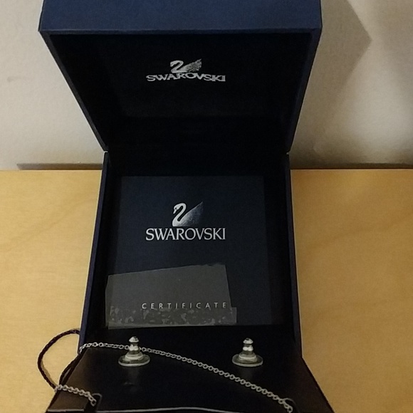 Swarovski Necklace and earrings set - Picture 5 of 8